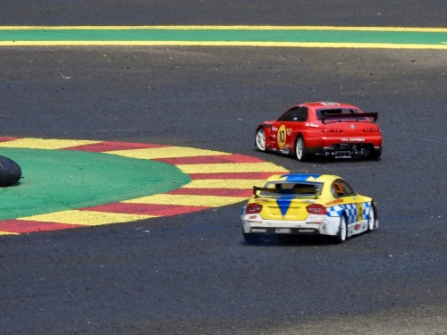 Bényó üldözi Pityulee-t